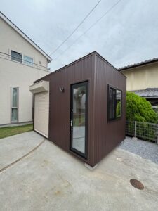 ネイルサロン＆バイクガレージ