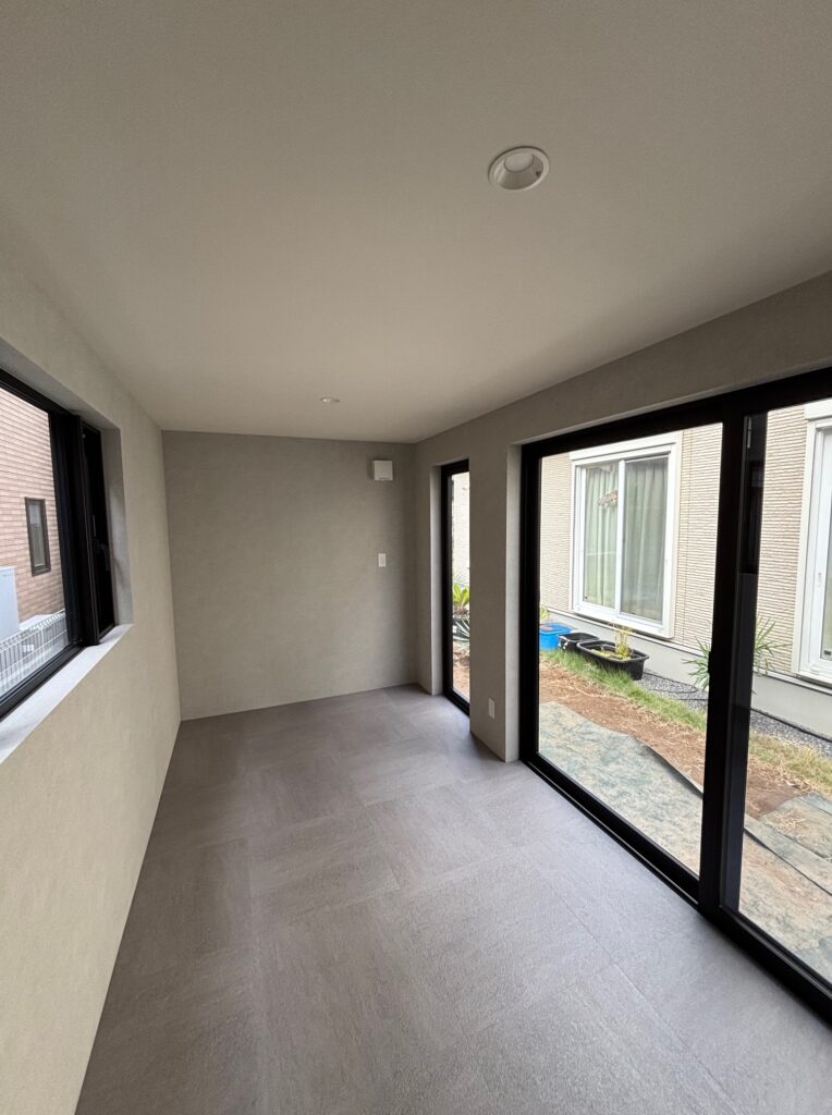 窓こだわりの趣味部屋快適空間